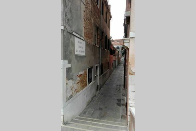 Calle Dei Ormesini Venice Luaran gambar